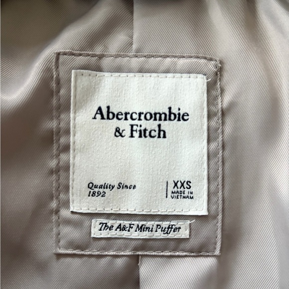 Abercrombie & Fitch Soft Gray Faux Fur Mini Puffer Jacket - Picture 4 of 4